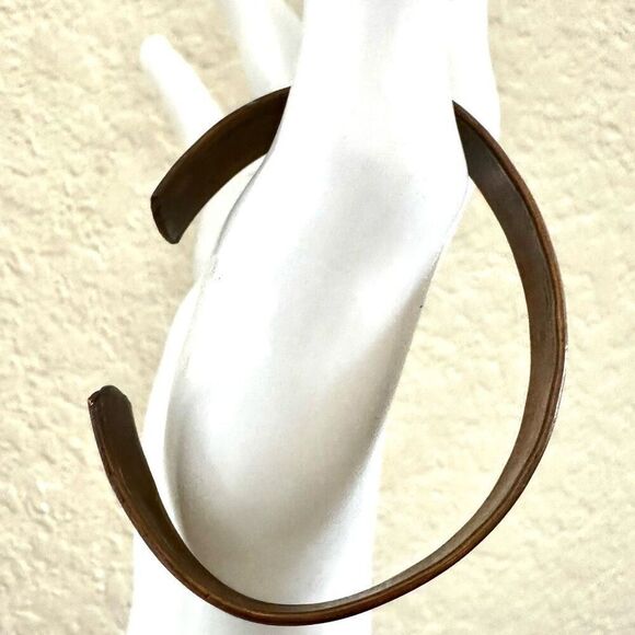 Copper cuff bracelet - Picture 6 of 10